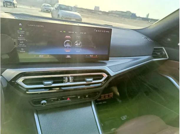 Car image 27