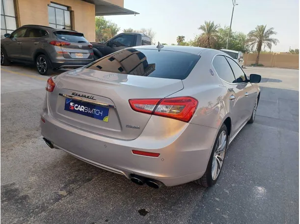 Car image 5