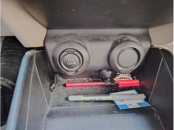 Car image 24