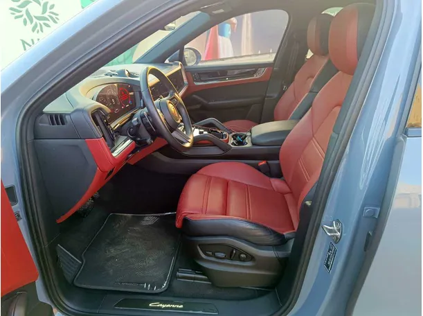Car image 17