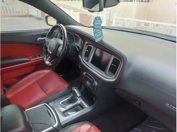 Car image 7