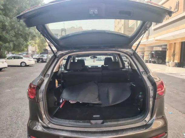 Car image 23