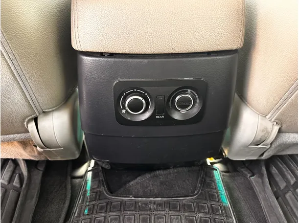 Car image 24