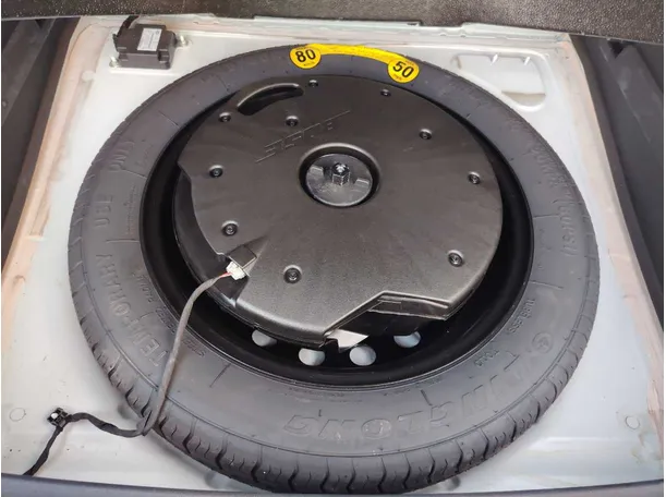 Car image 33