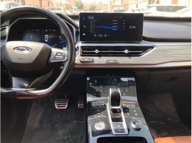Car image 16