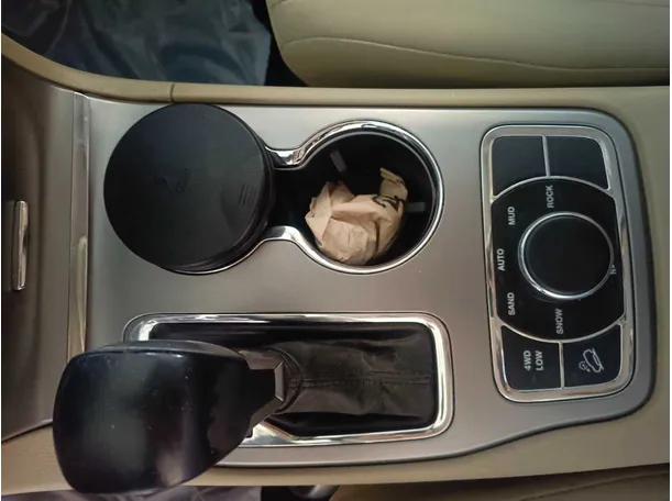 Car image 23