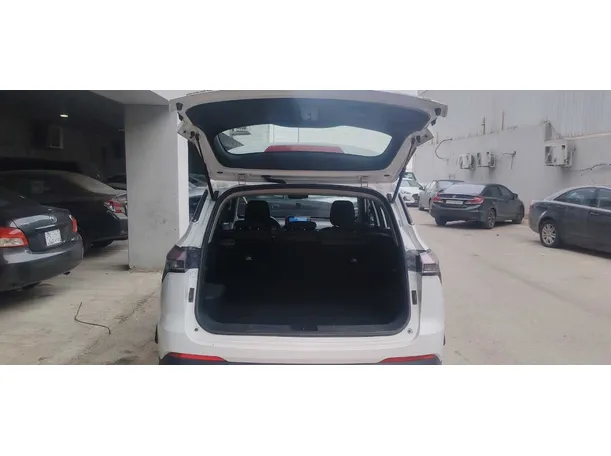 Car image 23