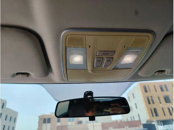 Car image 27