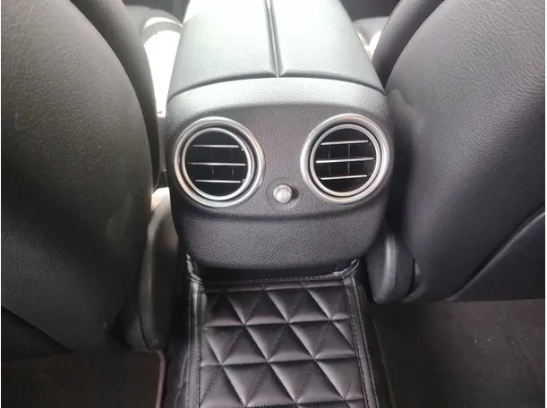 Car image 37