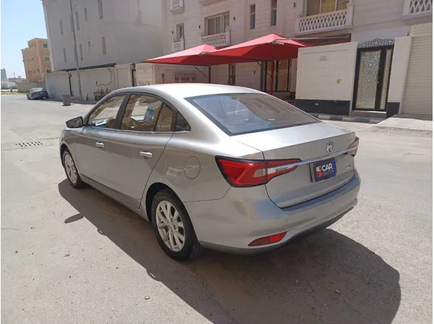 Car image 7