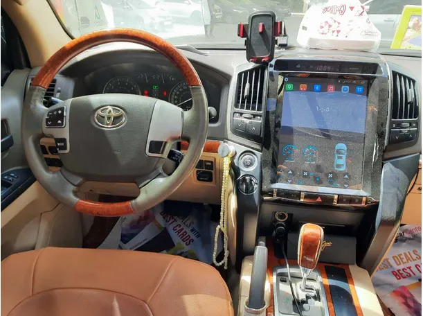 Car image 13