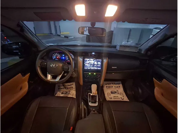 Car image 16