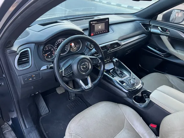 Car image 11