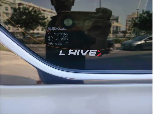 Car image 35