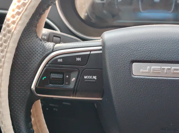Car image 29