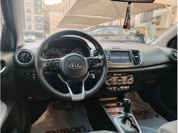 Car image 28