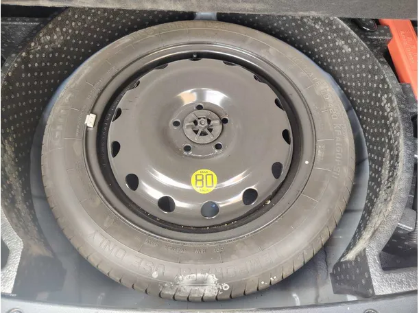 Car image 32