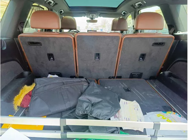 Car image 33