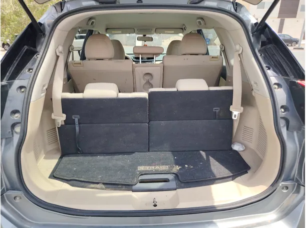 Car image 25