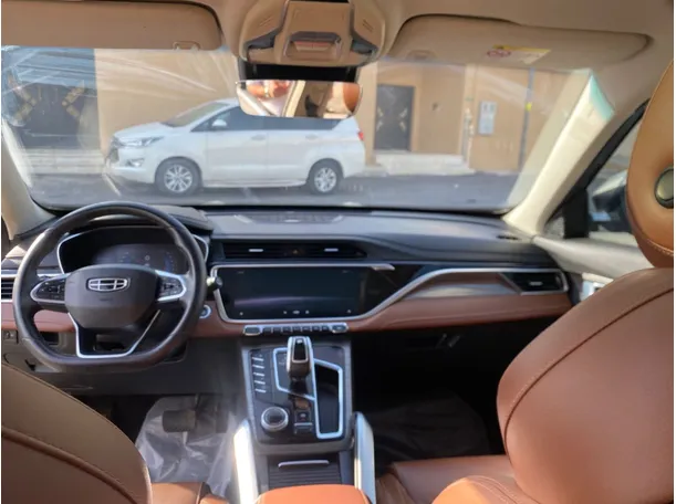 Car image 14