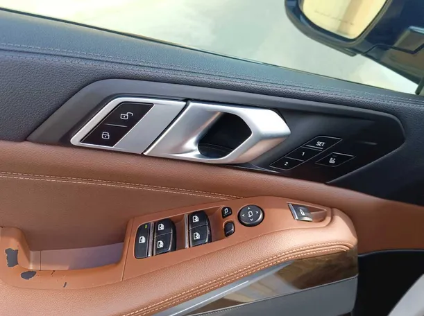 Car image 31