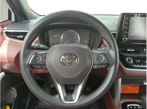 Car image 18