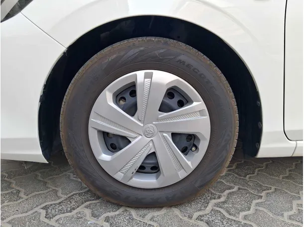 Car image 9