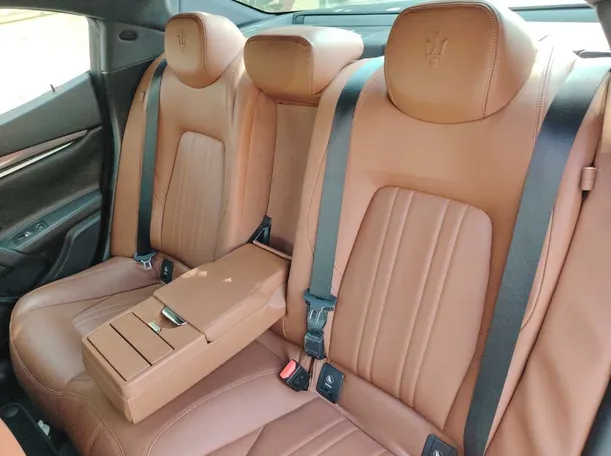 Car image 15