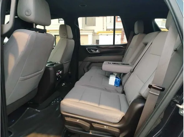 Car image 19