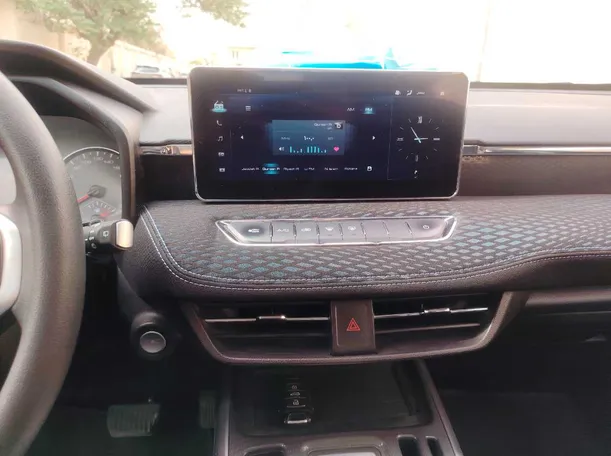 Car image 23
