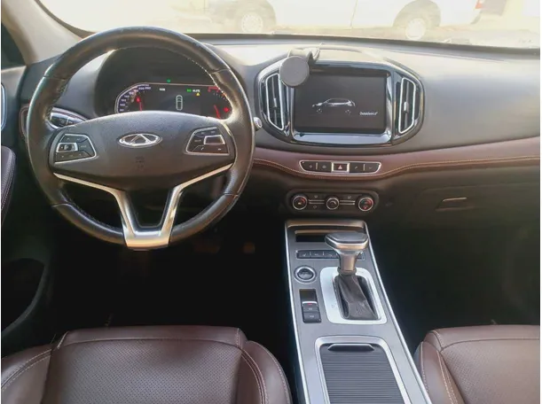 Car image 18