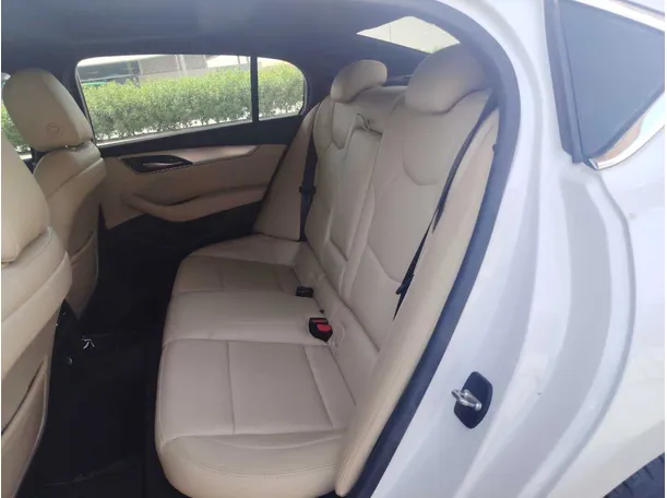 Car image 16
