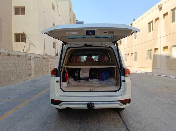 Car image 29