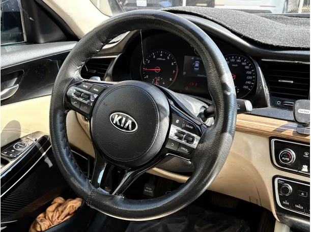 Car image 21