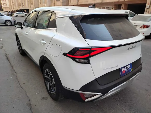 Car image 7