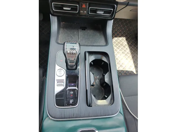 Car image 21