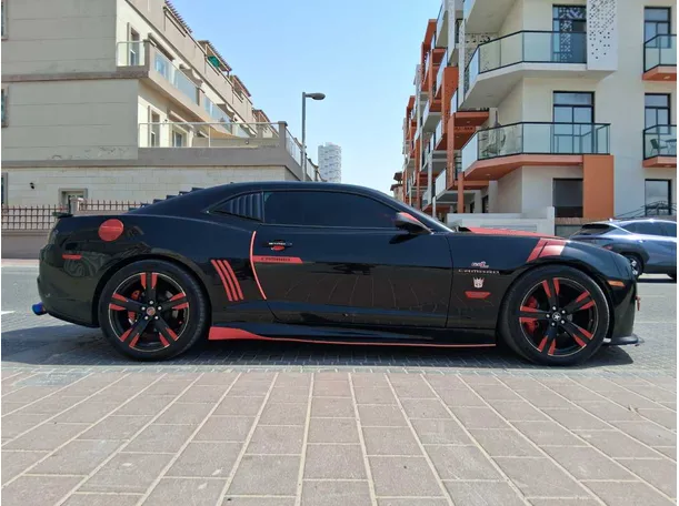 Car image 4