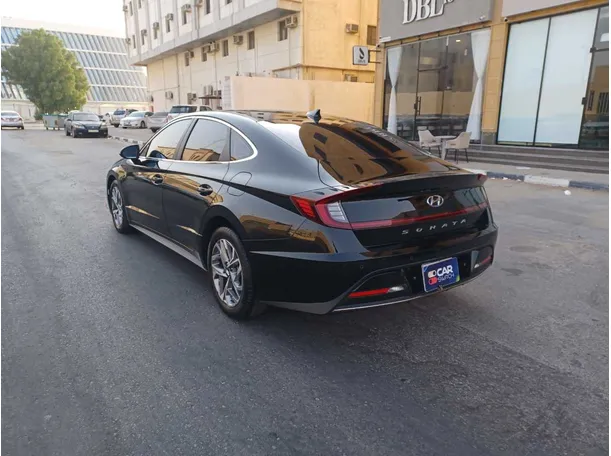 Car image 7