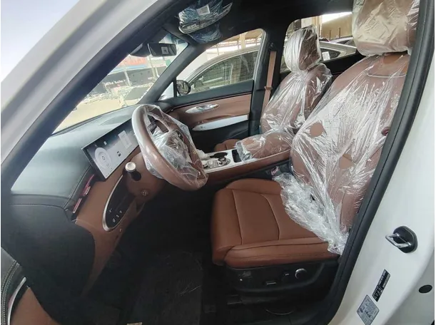 Car image 16