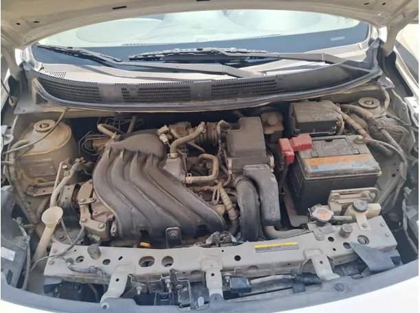 Car image 19