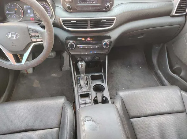 Car image 26