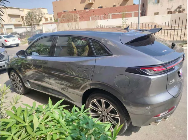 Car image 8