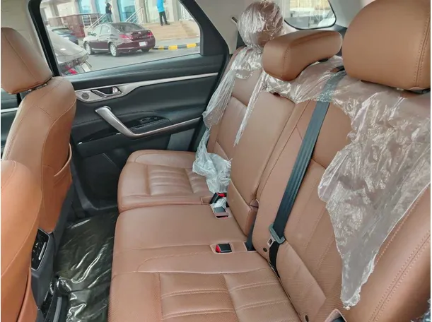 Car image 17