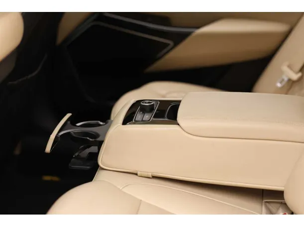 Car image 36