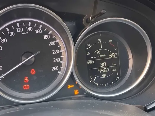 Car image 18