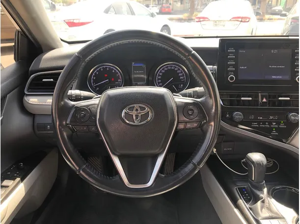 Car image 19