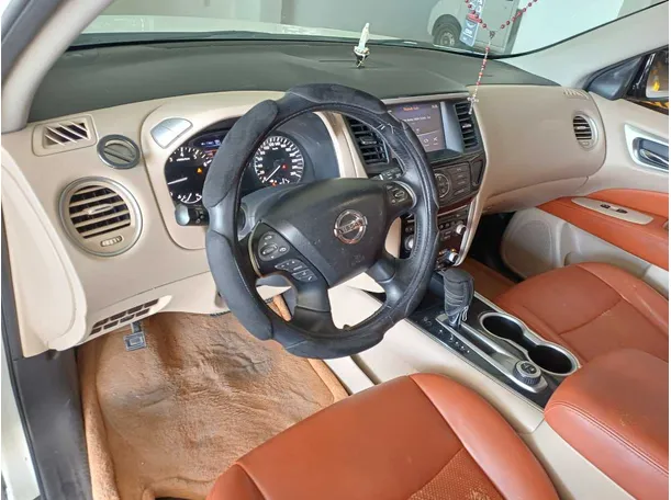 Car image 11