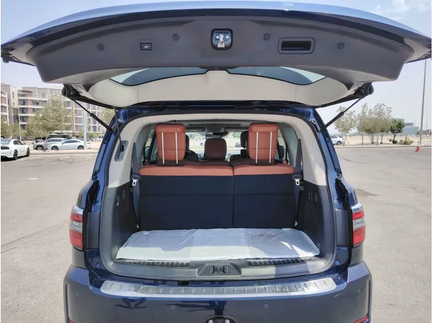 Car image 25