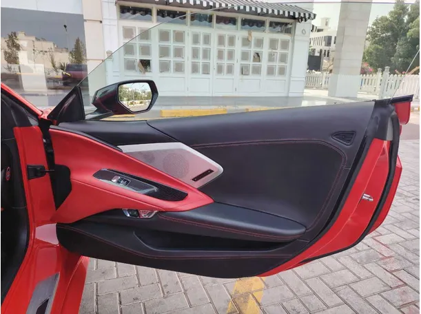 Car image 14