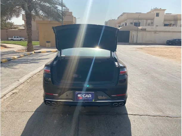 Car image 19